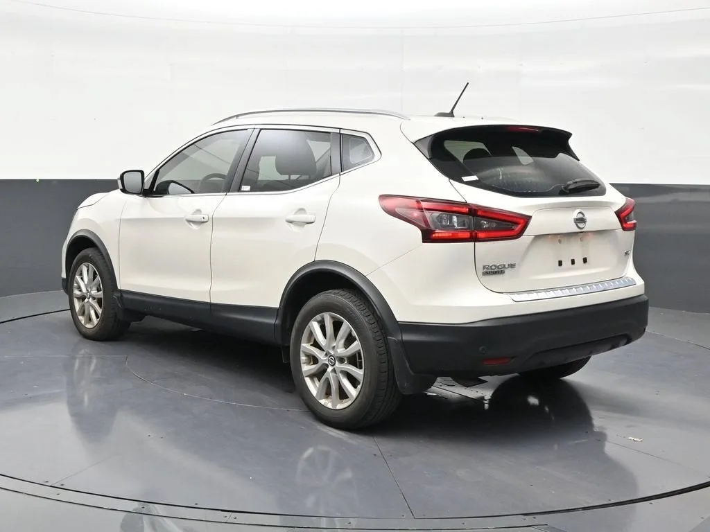 2022 Nissan Rogue Sport SV FWD Xtronic CVT photo 3