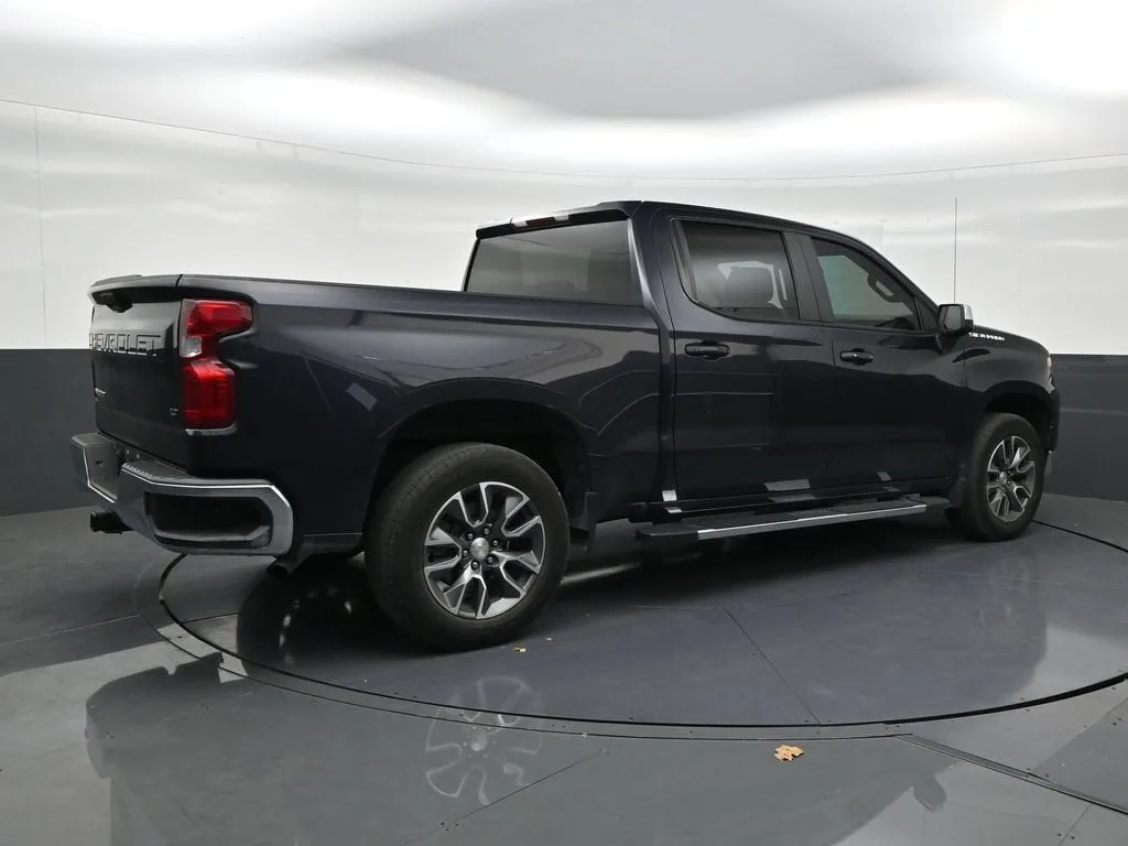 2023 Chevrolet Silverado 1500 LT photo 5