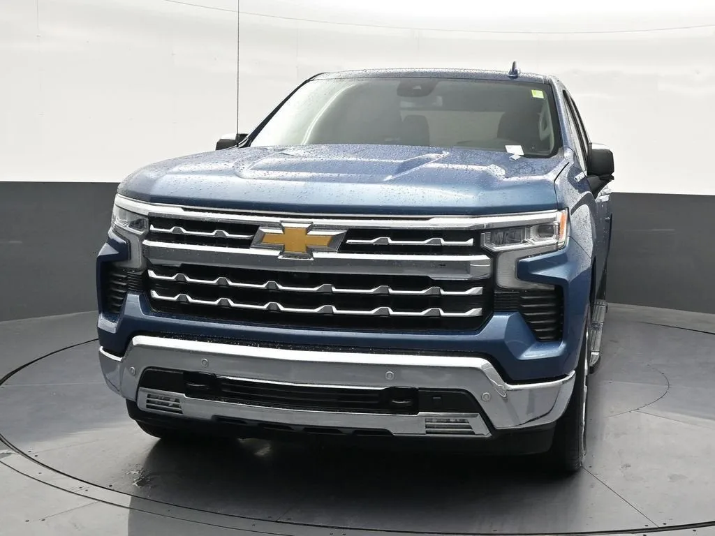 2024 Chevrolet Silverado 1500 LTZ photo 9