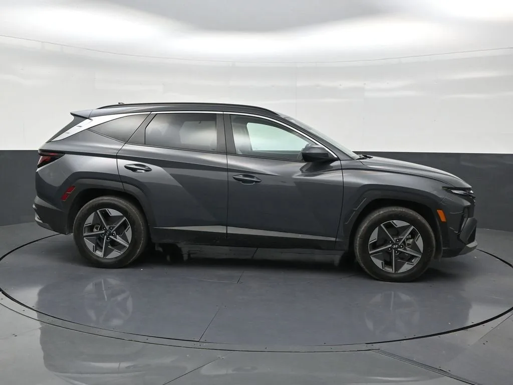 2025 Hyundai Tucson SEL photo 6