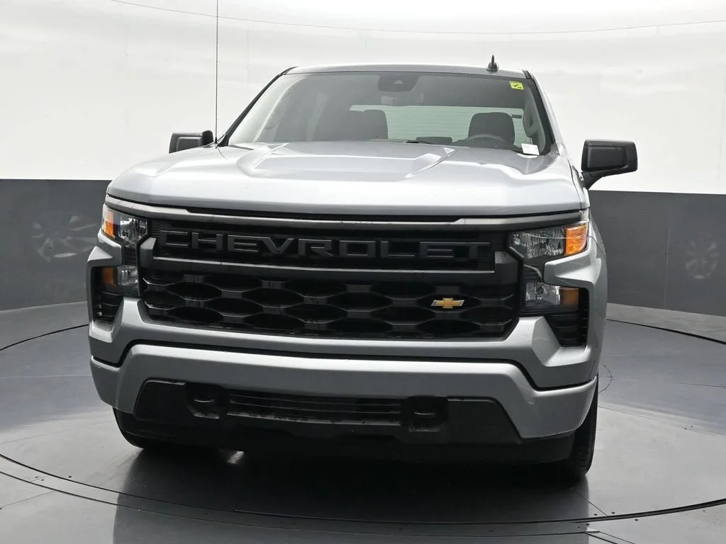 2024 Chevrolet Silverado 1500 Custom photo 9