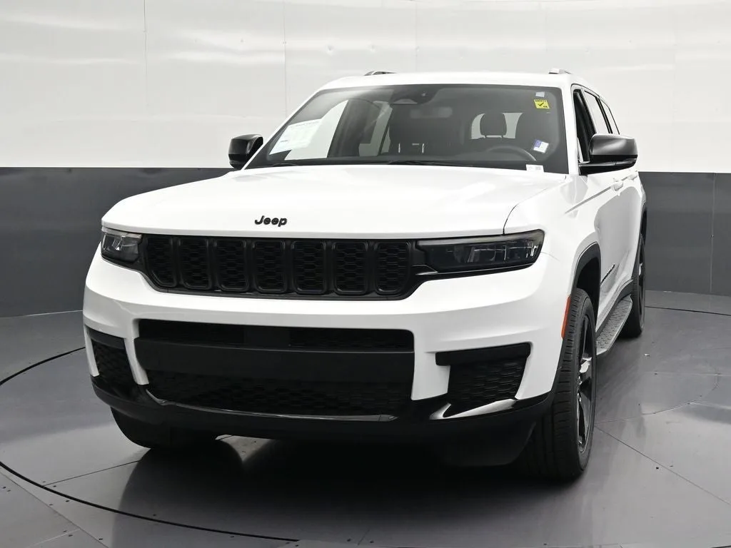 2023 Jeep Grand Cherokee L Altitude photo 6
