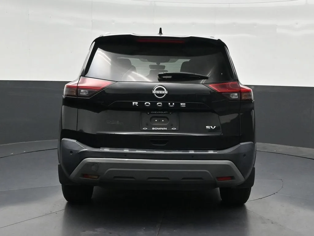 2022 Nissan Rogue SV photo 4