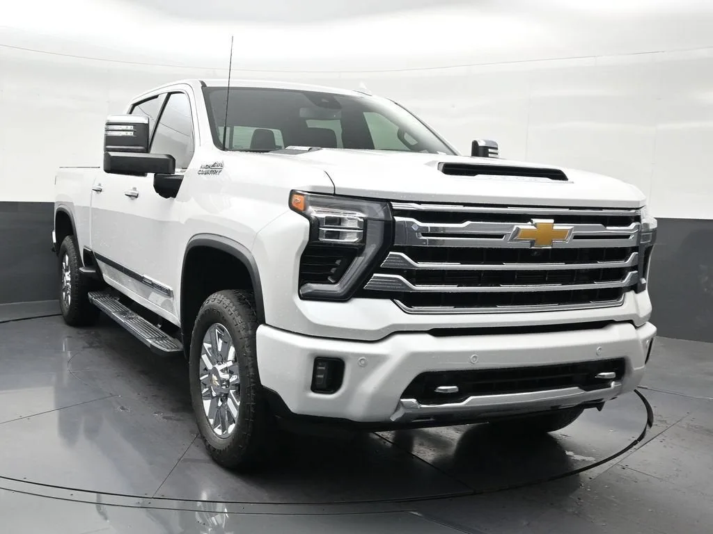 2024 Chevrolet Silverado 2500 HD High Country photo 8