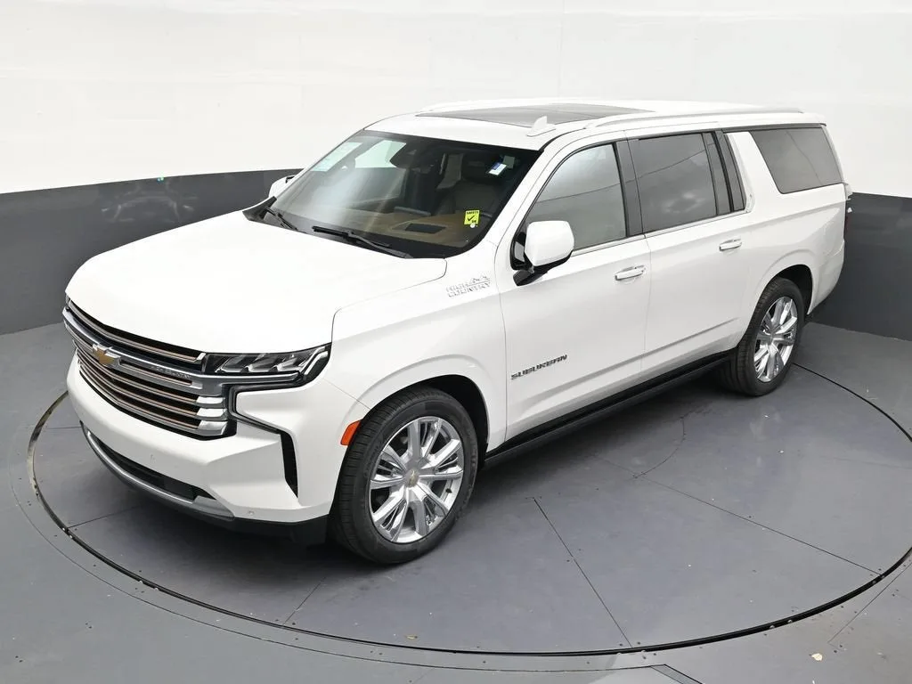 2023 Chevrolet Suburban High Country photo 12