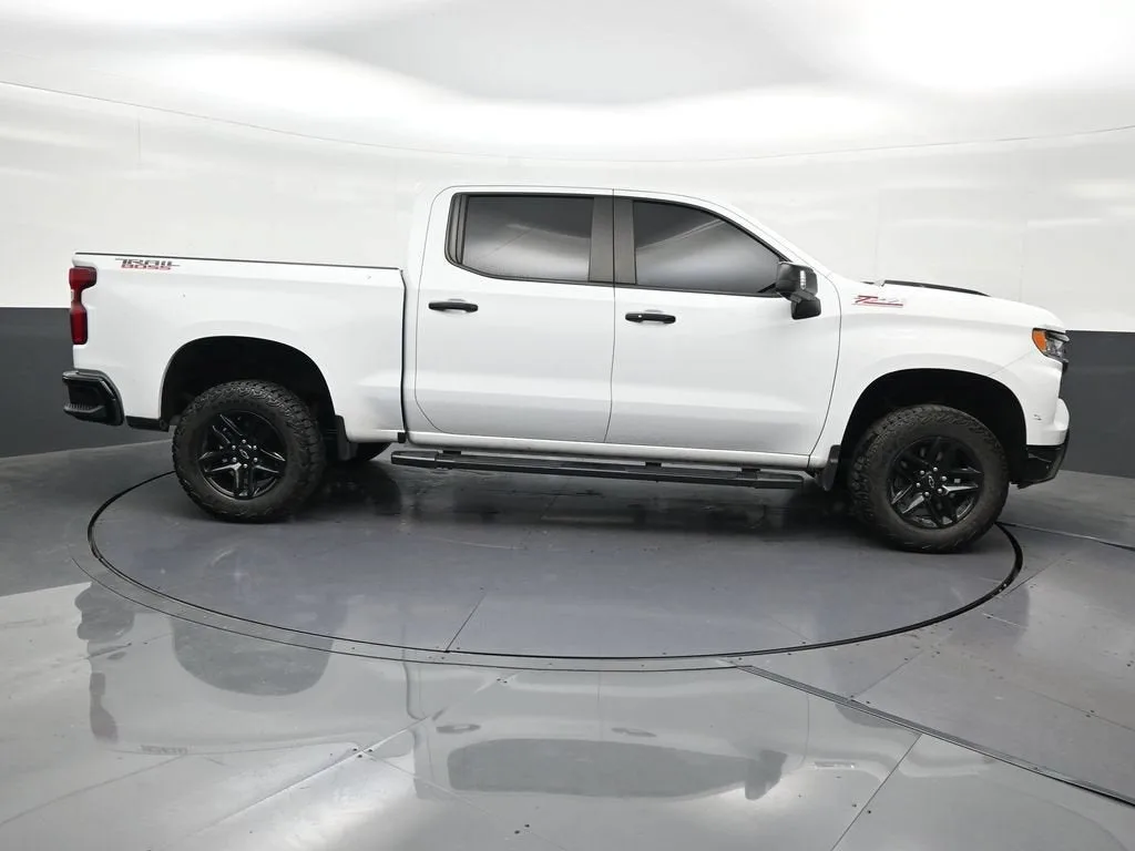 2024 Chevrolet Silverado 1500 LT Trail Boss photo 7