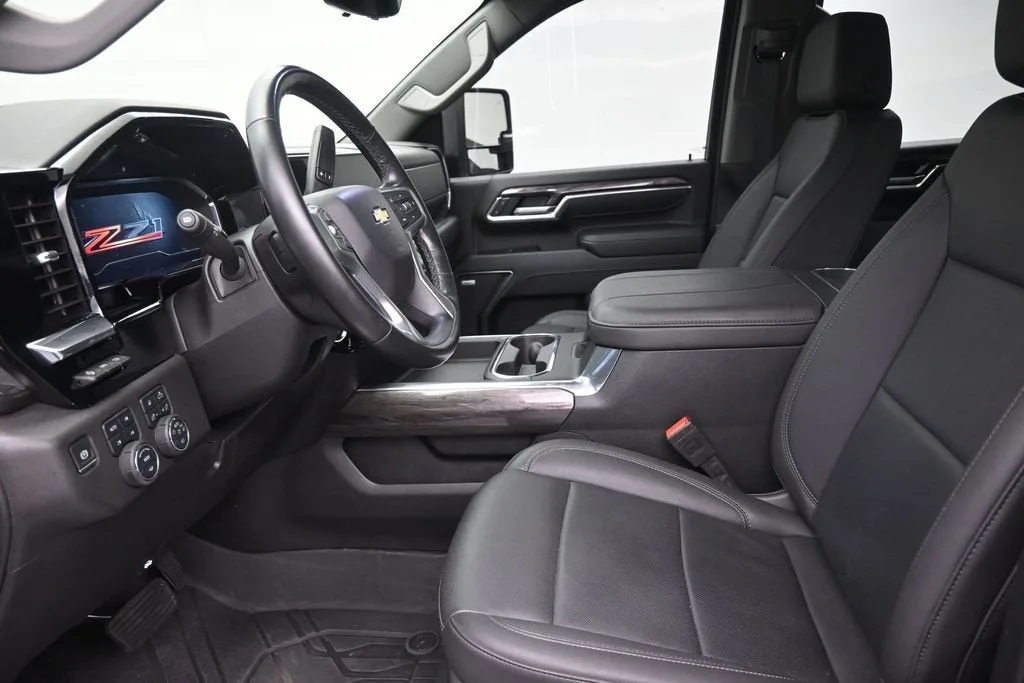 2025 Chevrolet Silverado 2500 HD LTZ photo 12