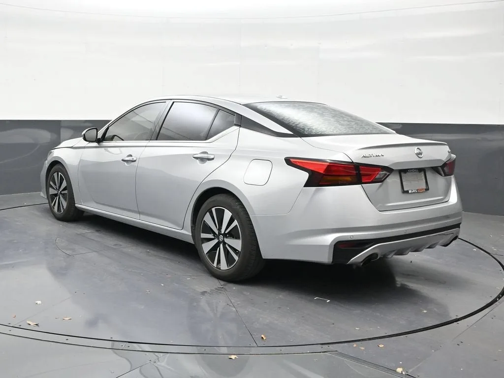 2019 Nissan Altima 2.5 SV photo 3