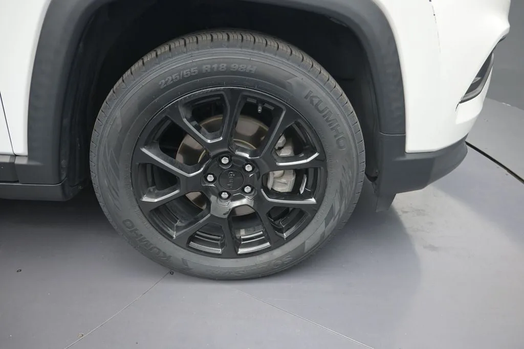 2022 Jeep Compass Latitude photo 9