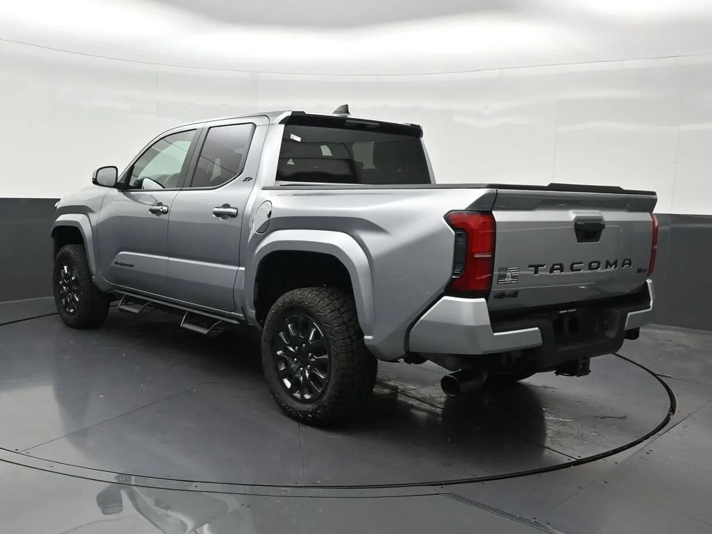 2025 Toyota Tacoma SR5 photo 3