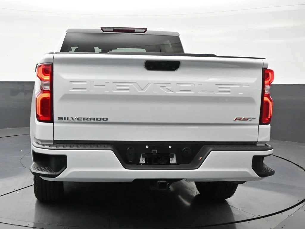 2024 Chevrolet Silverado 1500 RST photo 4