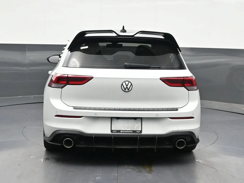 2024 Volkswagen Golf GTI 2.0T SE photo 4