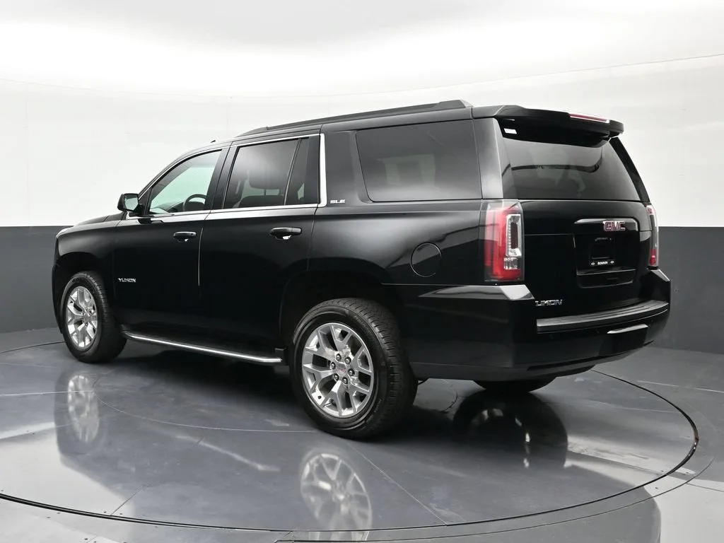 2019 GMC Yukon SLE photo 3