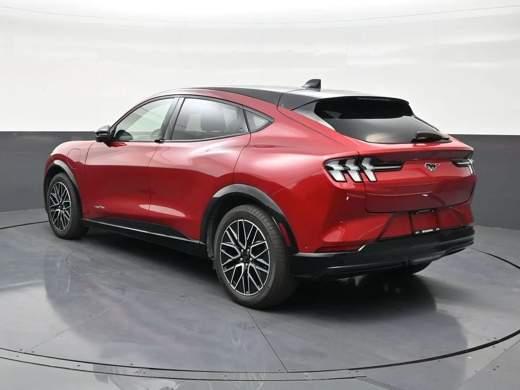 2024 Ford Mustang Mach-E Premium photo 3