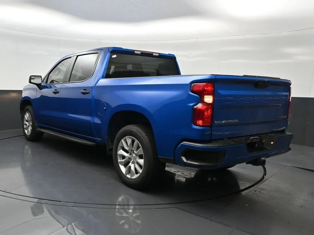 2024 Chevrolet Silverado 1500 Custom photo 3