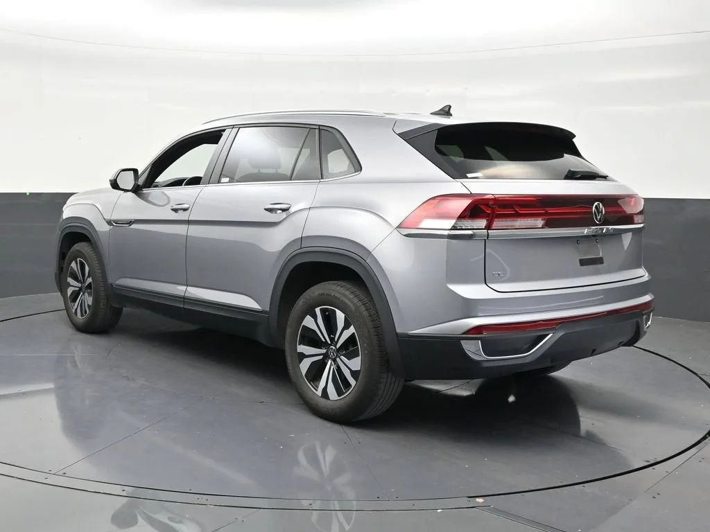 2024 Volkswagen Atlas Cross Sport 2.0T SE photo 3