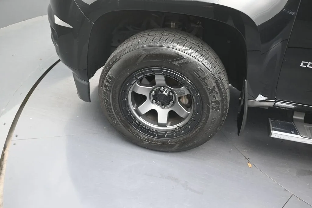 2019 Chevrolet Colorado 2WD LT photo 9