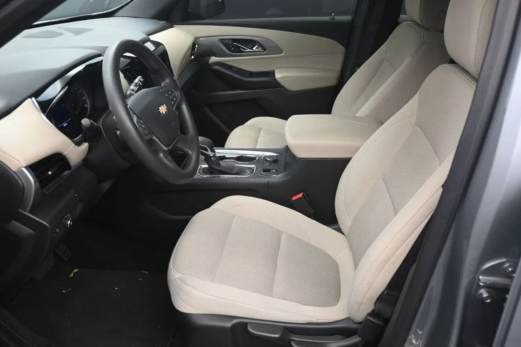 2023 Chevrolet Traverse LS photo 10