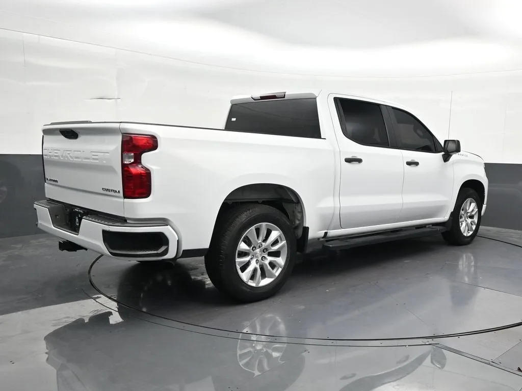 2024 Chevrolet Silverado 1500 Custom photo 5