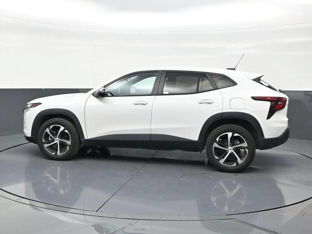 2024 Chevrolet Trax 1RS photo 2