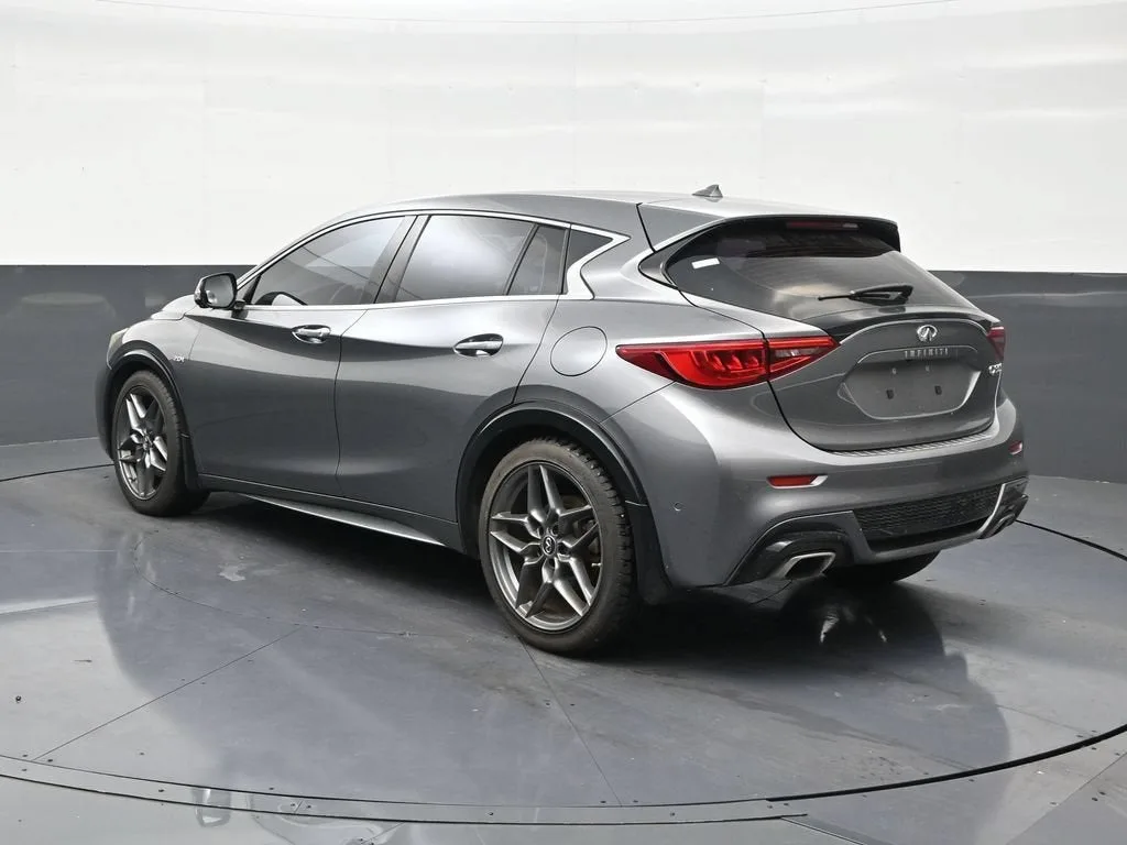 2019 INFINITI QX30 SPORT photo 3