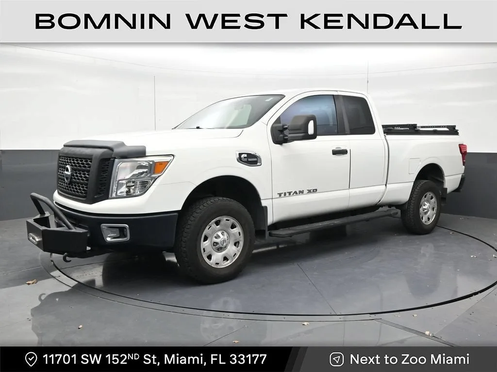 2017 Nissan TITAN XD