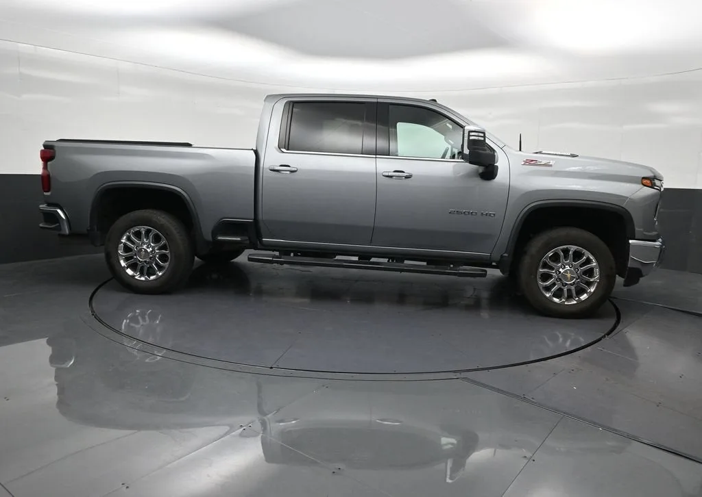 2024 Chevrolet Silverado 2500 HD LTZ photo 7