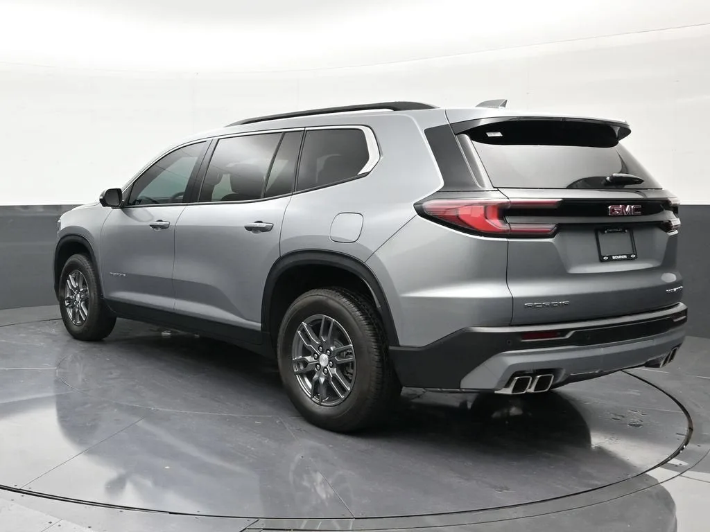 2026 GMC Acadia Elevation photo 3