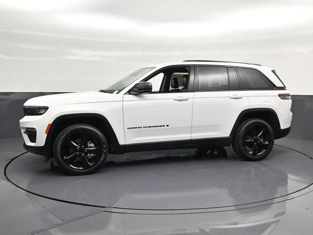 2024 Jeep Grand Cherokee Limited photo 7