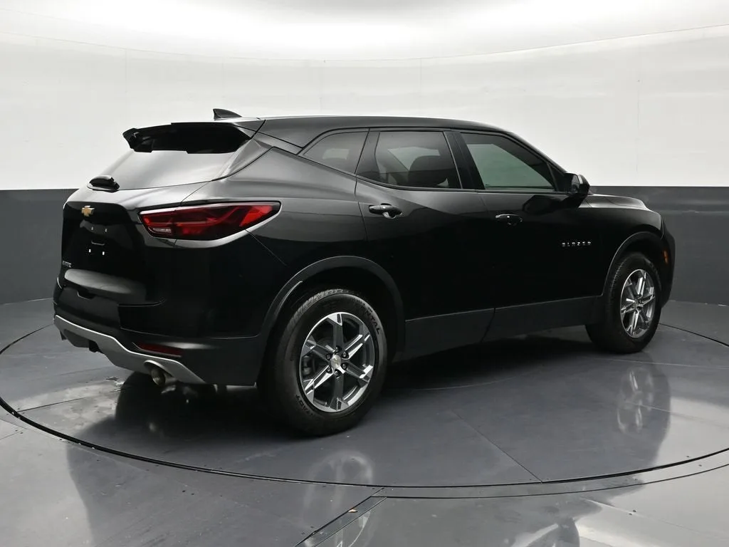 2023 Chevrolet Blazer LT photo 5