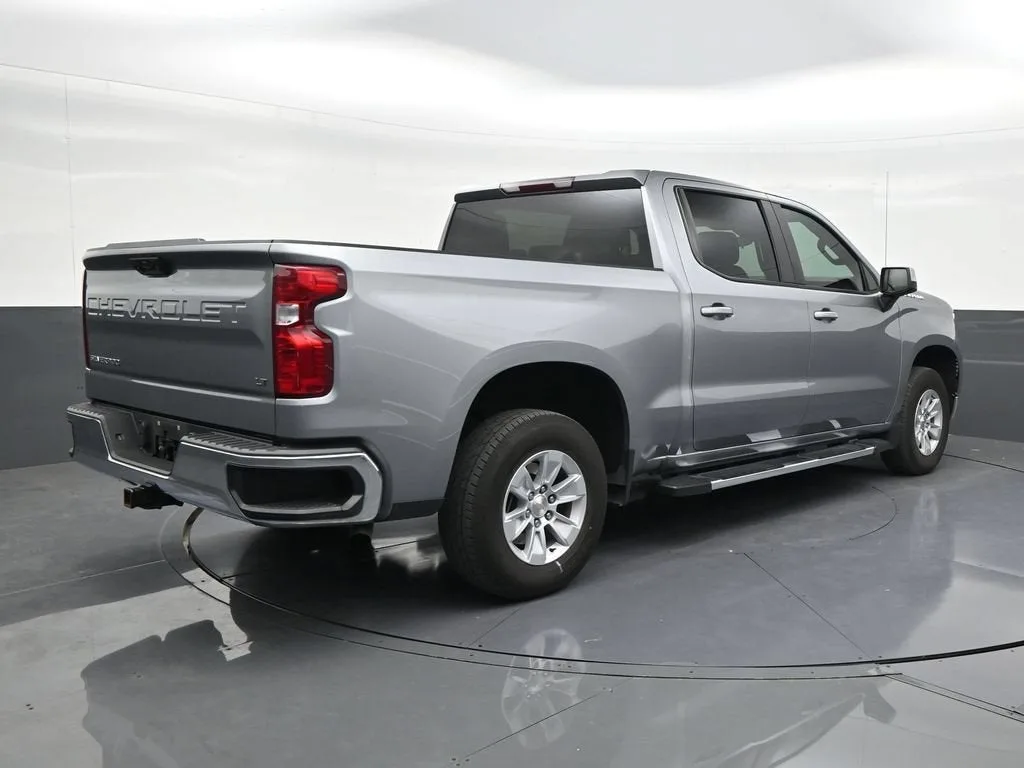2024 Chevrolet Silverado 1500 LT photo 5