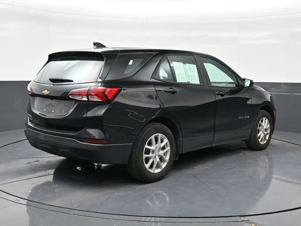 2024 Chevrolet Equinox LS photo 5