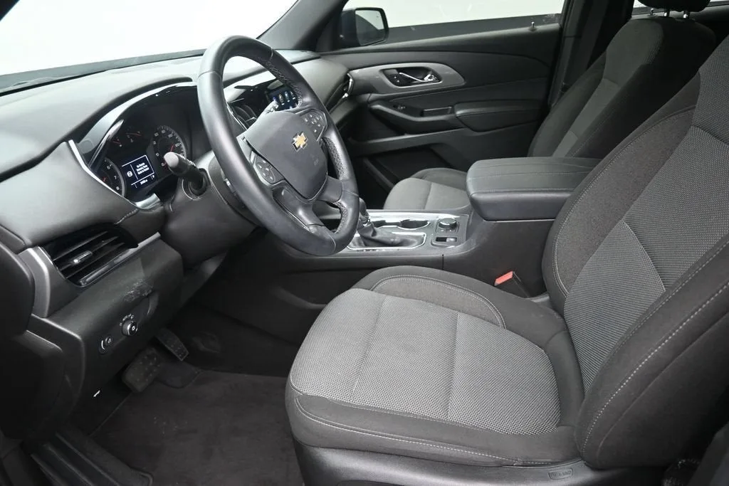2023 Chevrolet Traverse LT Cloth photo 12