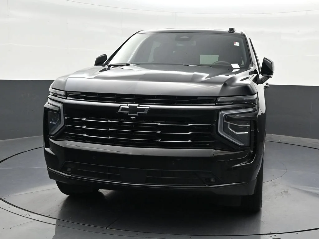 2025 Chevrolet Suburban RST photo 9