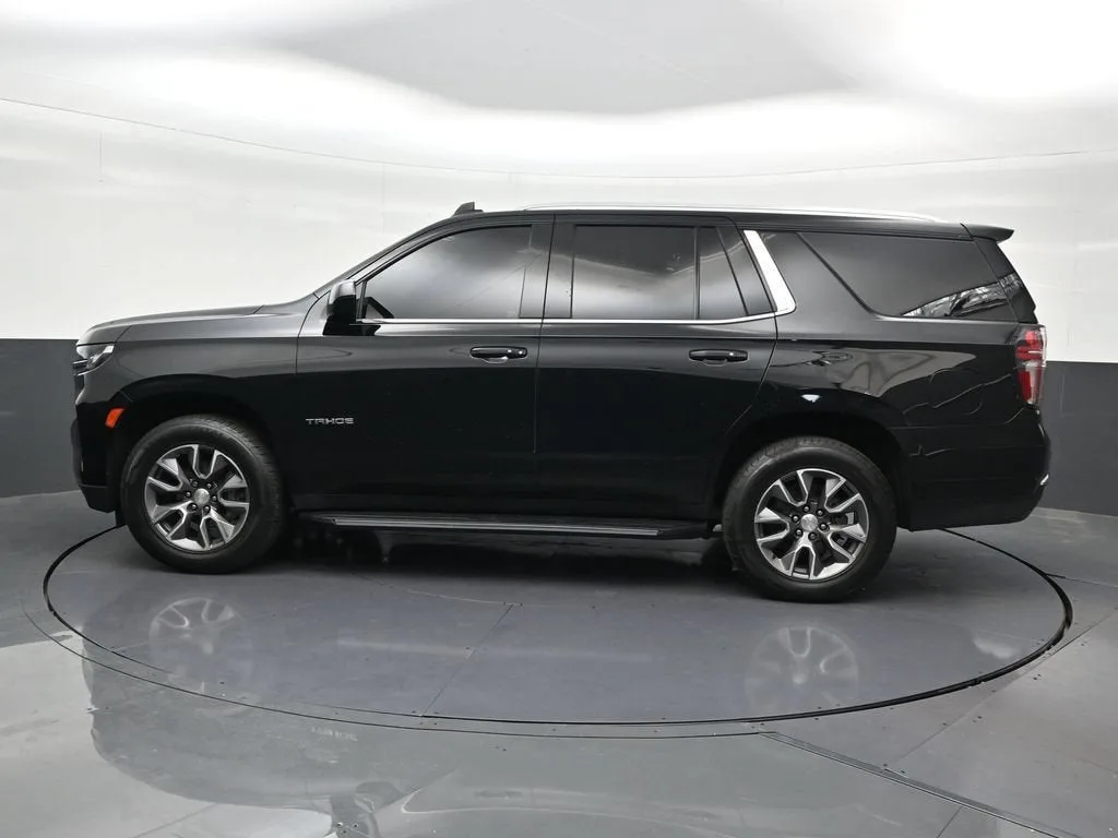 2022 Chevrolet Tahoe LT photo 2