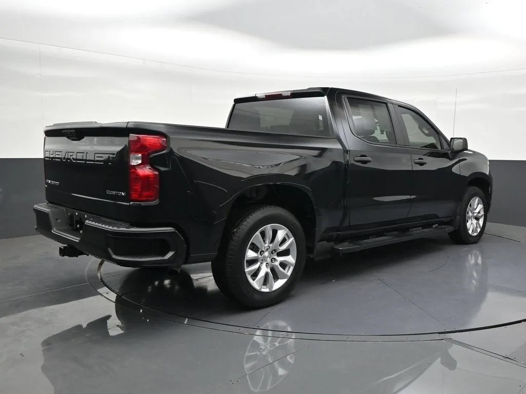 2024 Chevrolet Silverado 1500 Custom photo 5