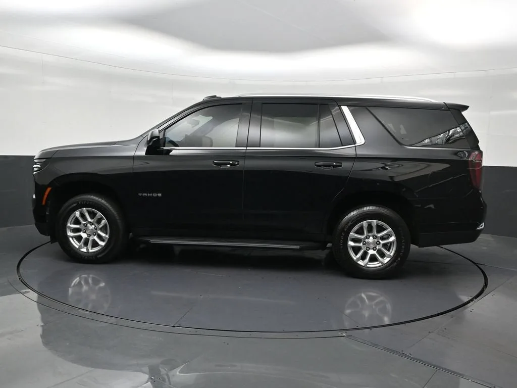 2025 Chevrolet Tahoe LT photo 2