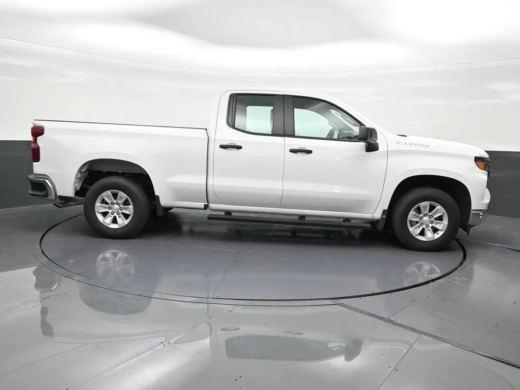 2025 Chevrolet Silverado 1500 WT photo 7