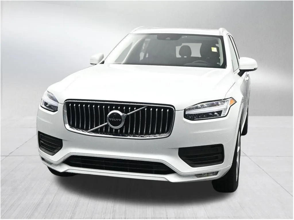 2022 Volvo XC90 T5 Momentum 7 Passenger photo 8
