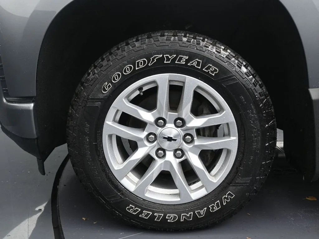 2020 Chevrolet Silverado 1500 RST photo 10
