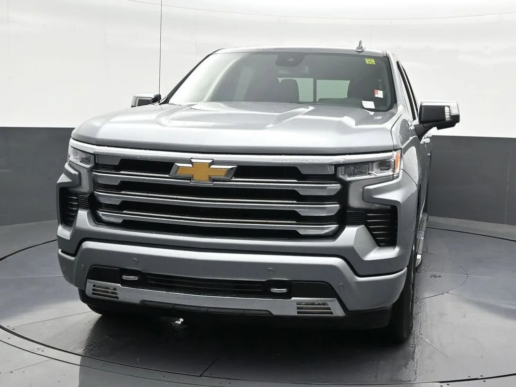 2023 Chevrolet Silverado 1500 High Country photo 9