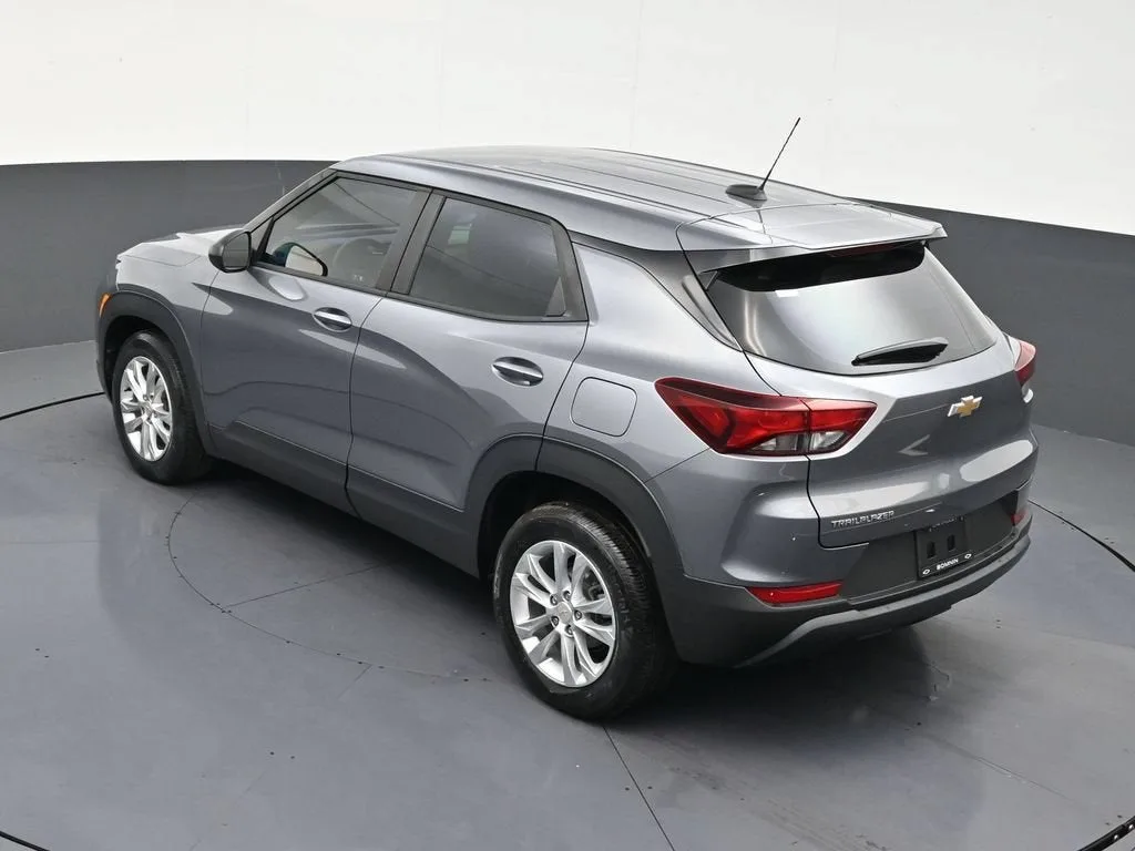 2022 Chevrolet Trailblazer LS photo 11
