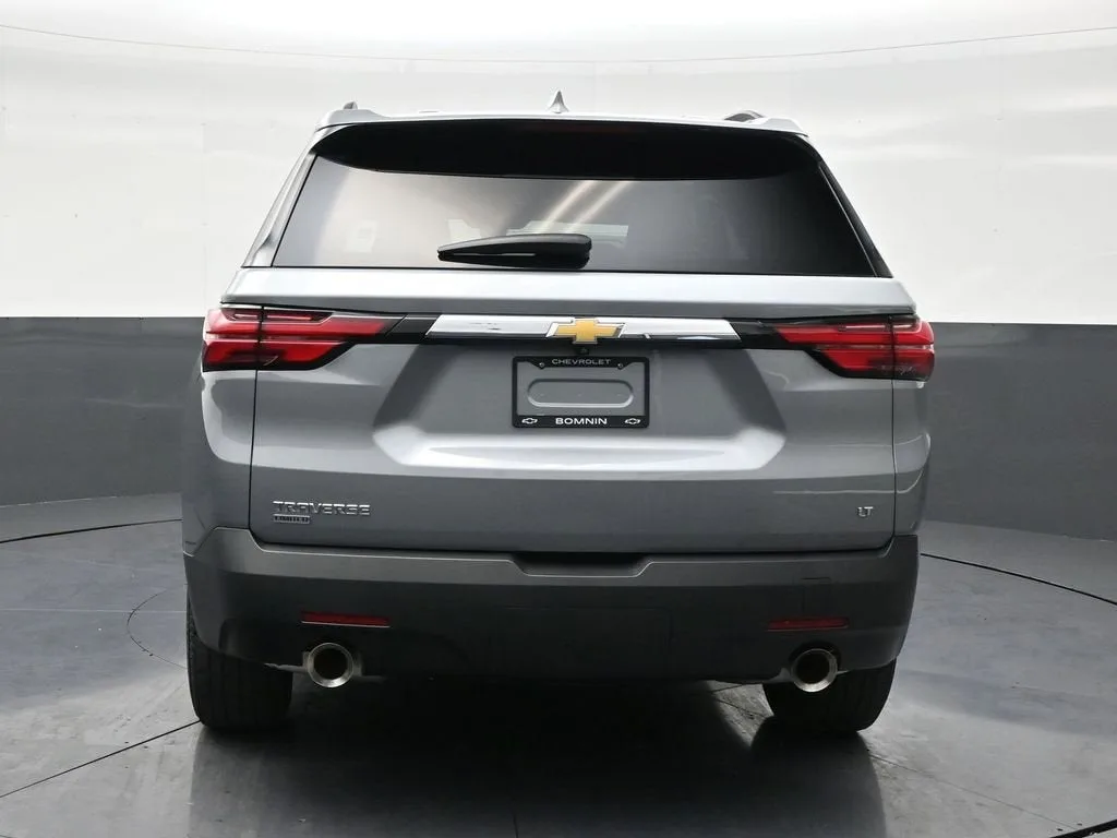 2024 Chevrolet Traverse Limited LT Cloth photo 4