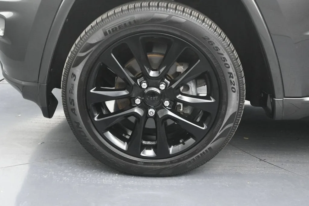 2019 Jeep Grand Cherokee Altitude 4x2 photo 9