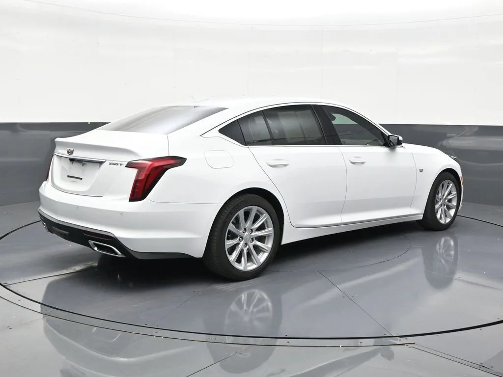 2023 Cadillac CT5 Luxury photo 5