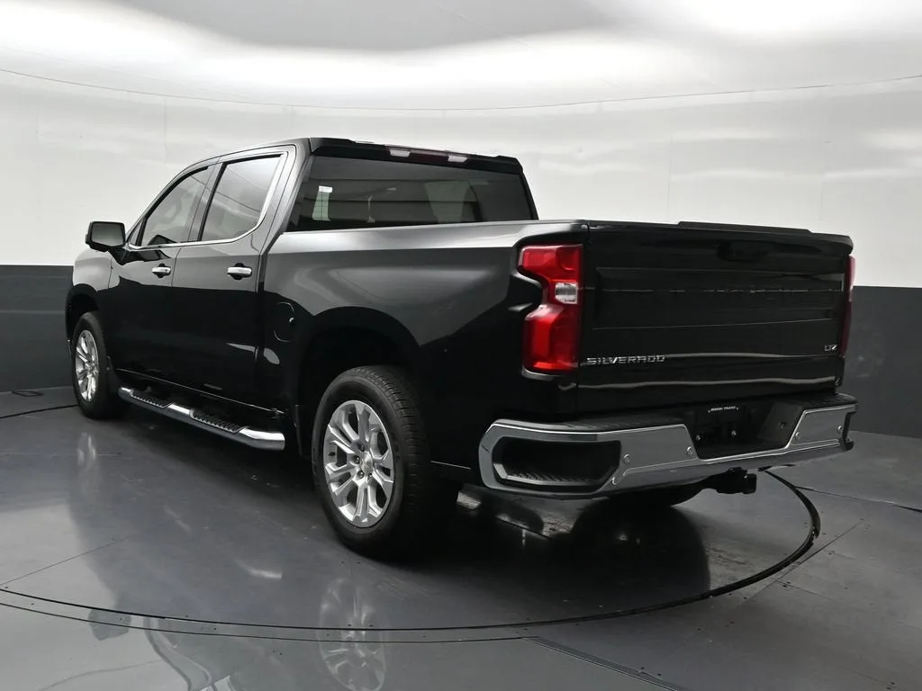 2024 Chevrolet Silverado 1500 LTZ photo 3