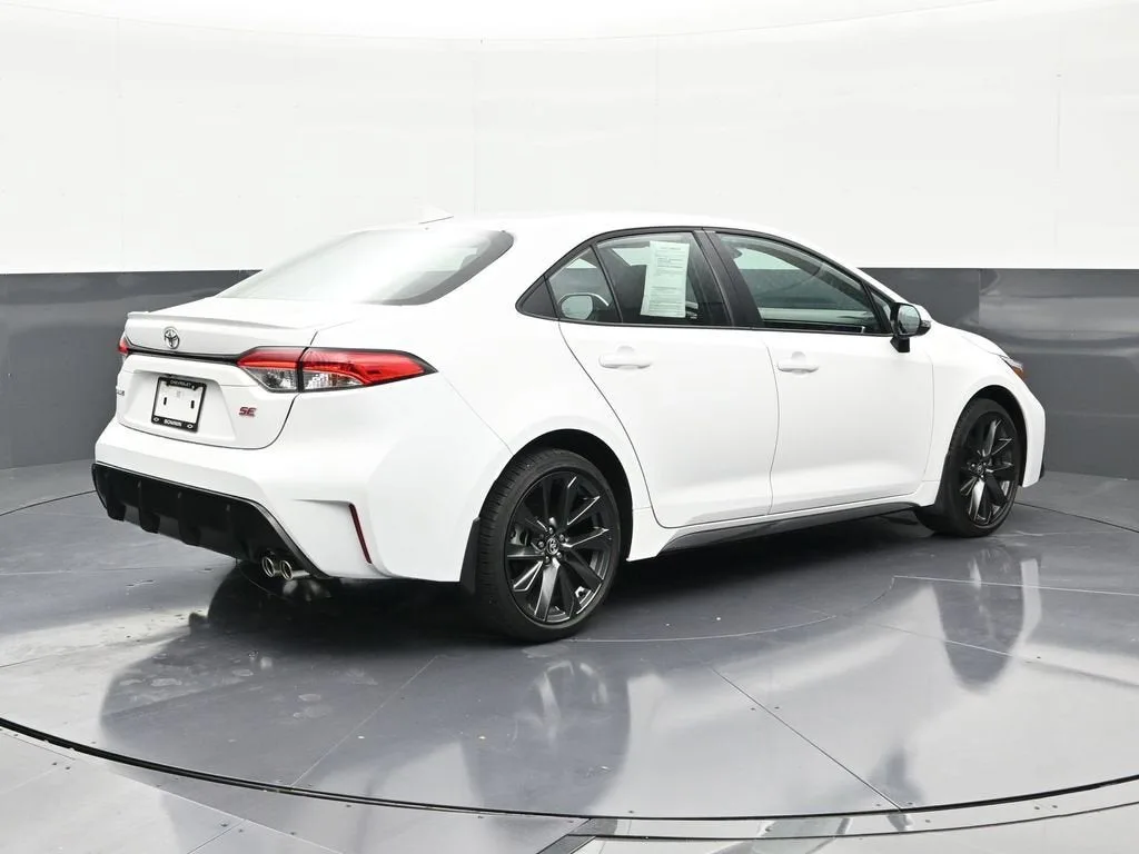 2025 Toyota Corolla SE photo 5