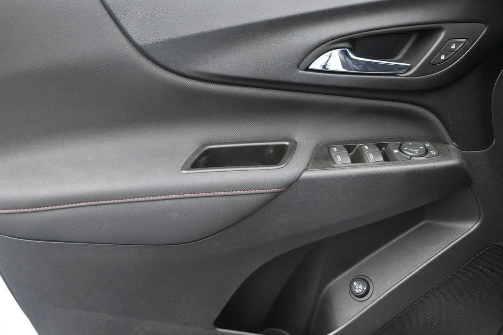 2023 Chevrolet Equinox RS photo 11