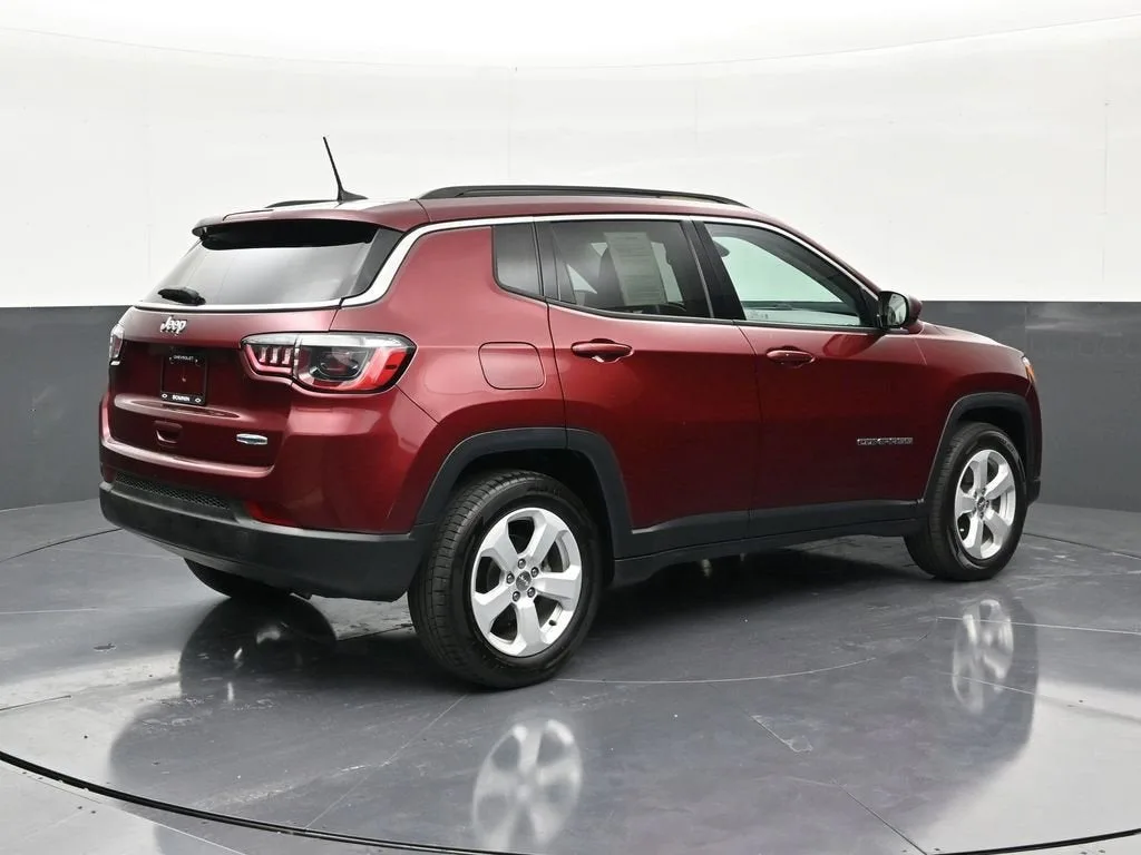 2021 Jeep Compass Latitude FWD photo 5