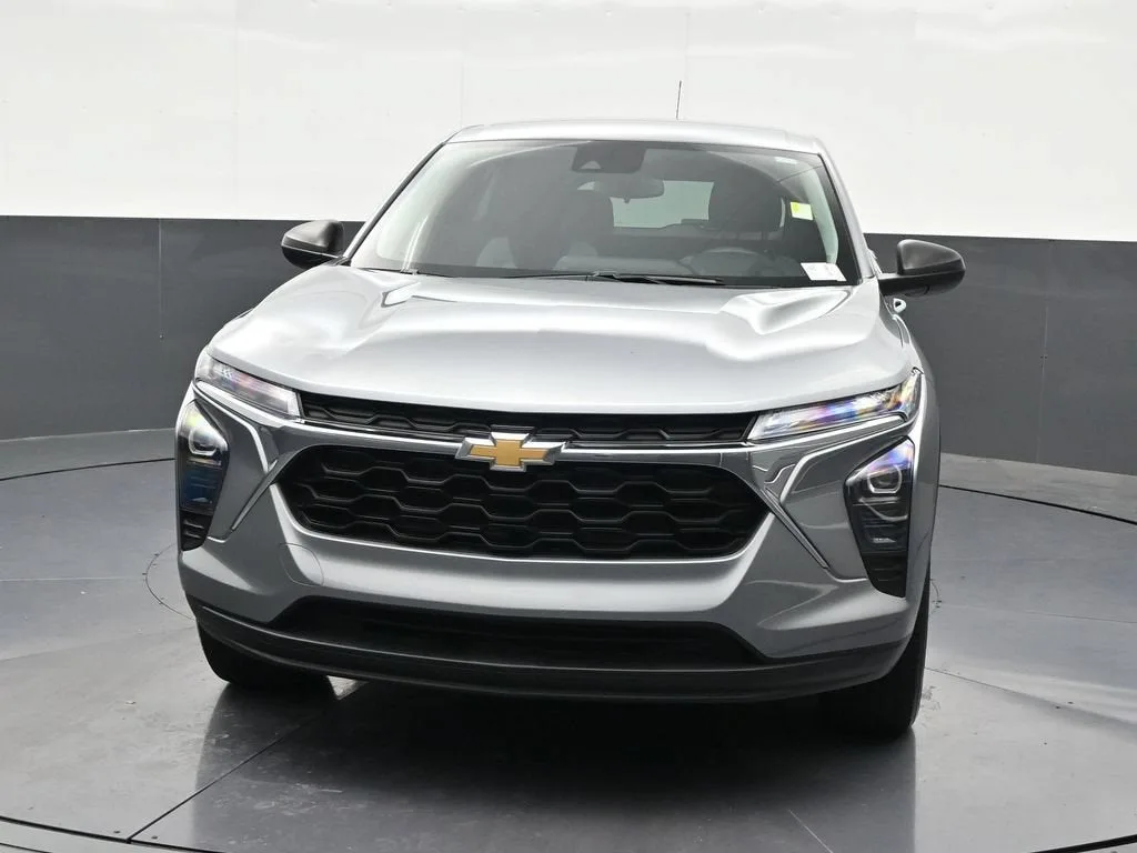 2024 Chevrolet Trax LS photo 9